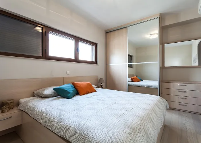 Renata Apartment 2Br, Near Beach