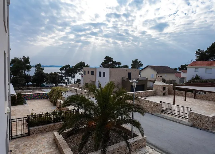 Renata Apartment 2Br, Near Beach