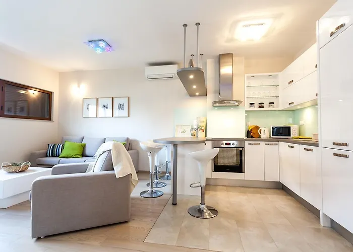 Renata Apartment 2Br, Near Beach